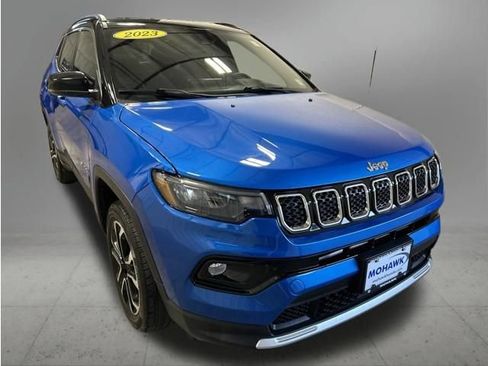 Used 2023 Jeep Compass Limited AWD/4WD image 8
