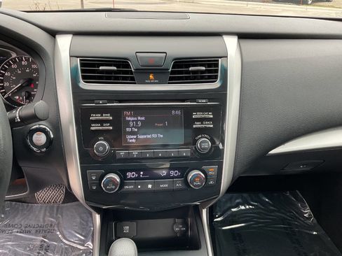 Used 2015 Nissan Altima 2.5 SV FWD image 19