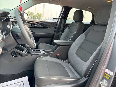 Used 2022 Chevrolet TrailBlazer LT w/ Convenience Package FWD image 11
