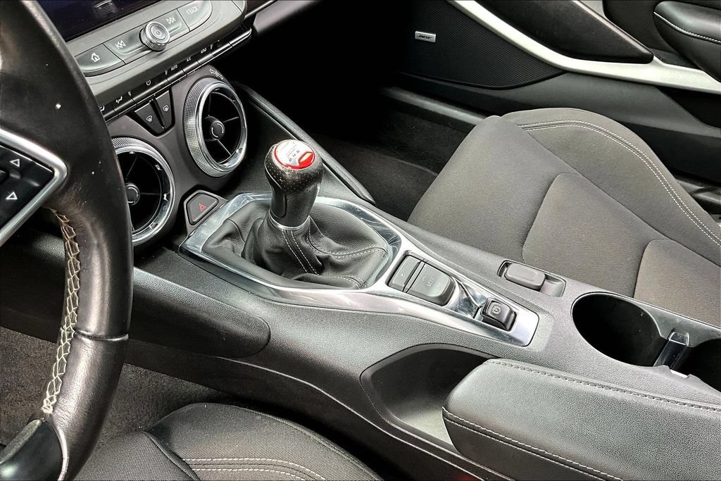 Used 2022 Chevrolet Camaro LT w/ Technology Package RWD image 17