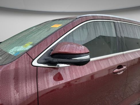 Used 2017 Toyota Highlander XLE image 23