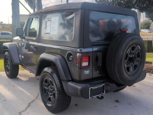 Used 2019 Jeep Wrangler Sport image 8