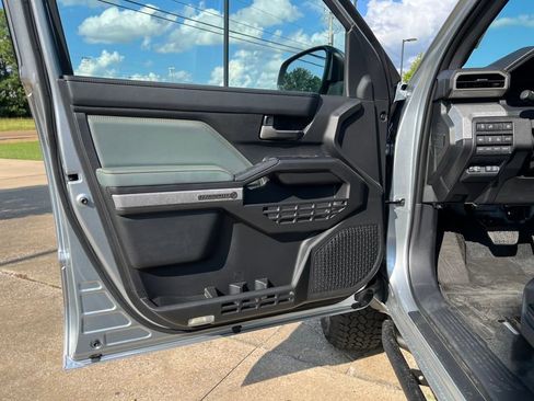 New 2025 Toyota Tacoma Trailhunter image 11