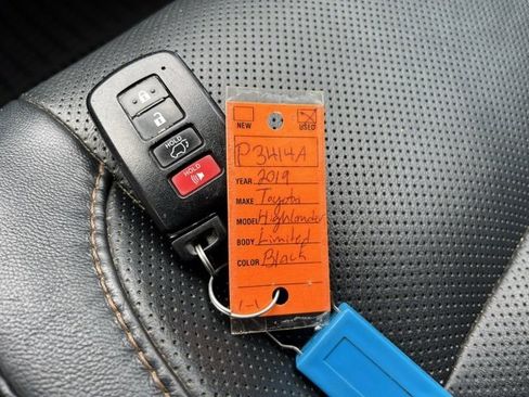 Used 2019 Toyota Highlander Limited image 34