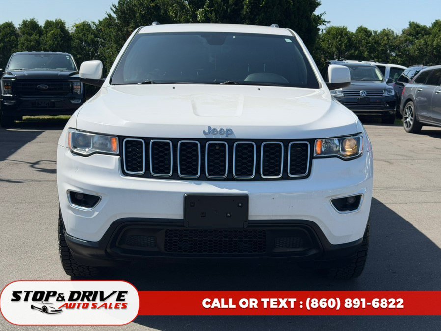 Used 2017 Jeep Grand Cherokee Laredo w/ Quick Order Package 23E AWD/4WD image 2