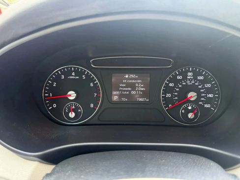 Used 2019 Kia Sorento LX image 32