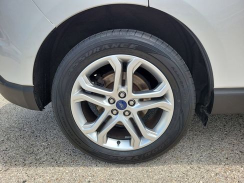 Used 2018 Ford Edge Titanium w/ Equipment Group 301A AWD/4WD image 5