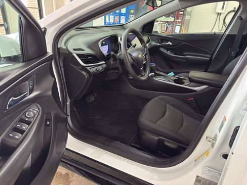 Used 2019 Chevrolet Volt LT image 11