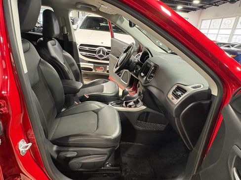 Used 2018 Jeep Compass Latitude w/ Popular Equipment Group image 8