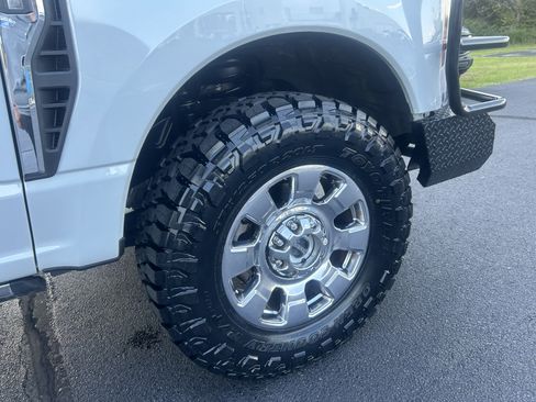 Used 2025 Ford F350 Lariat w/ Lariat Ultimate Package AWD/4WD image 8