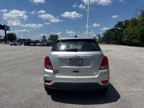 Used 2017 Chevrolet Trax LS FWD image 4