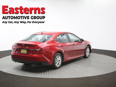 Used 2025 Toyota Camry SE FWD image 38
