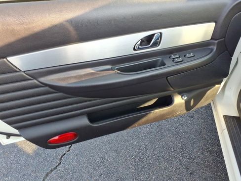 Used 2003 Ford Thunderbird RWD image 7