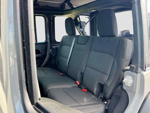 Used 2023 Jeep Wrangler Unlimited Sport AWD/4WD image 22