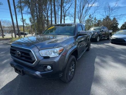 Used 2023 Toyota Tacoma SR5 w/ Technology Package image 7
