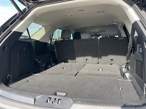 Used 2025 Ford Explorer Active image 12