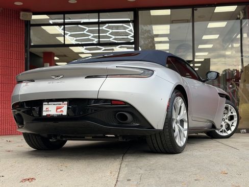 Used 2019 Aston Martin DB11 Volante image 13