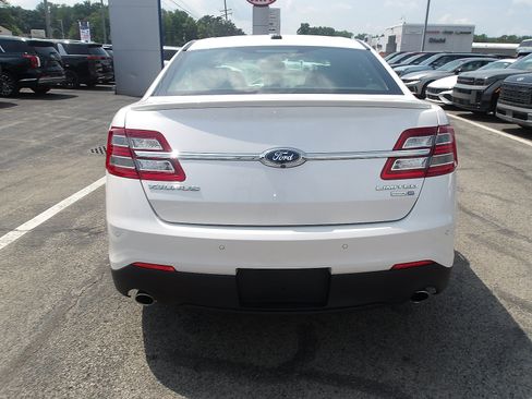 Used 2018 Ford Taurus Limited AWD/4WD image 6