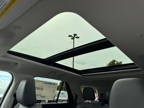 New 2025 Ford Explorer Active w/ Active Comfort Package image 11