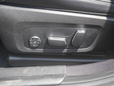 New 2026 BMW 330i Sedan RWD image 18