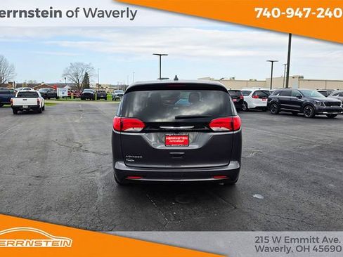Used 2023 Chrysler Voyager LX FWD image 32
