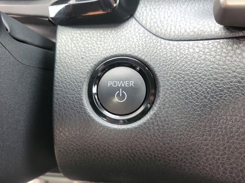 Certified 2025 Toyota Camry SE w/ Convenience Package image 27