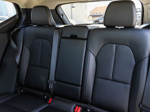 Used 2025 Volvo XC40 B5 Plus w/ Protection Package Premier AWD/4WD image 20