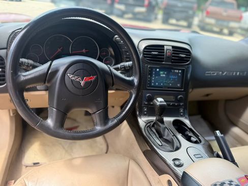 Used 2005 Chevrolet Corvette Coupe w/ Preferred Equipment Group RWD image 8