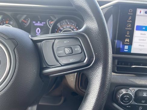 Used 2024 Jeep Gladiator Sport AWD/4WD image 21