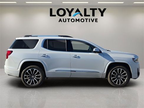 Used 2022 GMC Acadia Denali w/ Denali Technology Package image 6