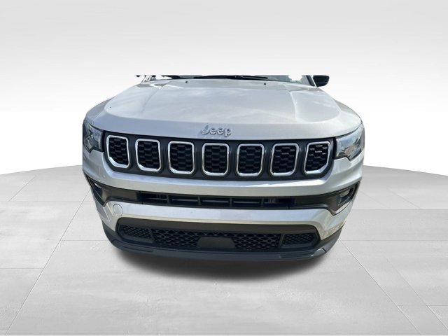 Used 2024 Jeep Compass Latitude AWD/4WD image 4