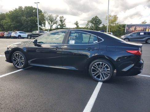 Used 2026 Toyota Camry XLE image 4