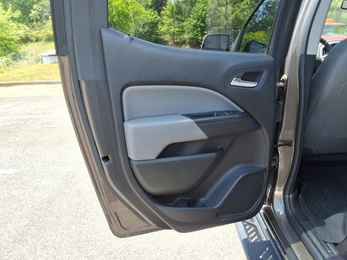 Used 2015 Chevrolet Colorado LT w/ Luxury Package AWD/4WD image 17