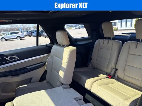 Used 2017 Ford Explorer XLT w/ Equipment Group 202A image 13