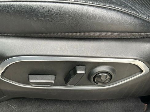 Used 2024 Jeep Wagoneer Series II w/ Flexible Seating Group image 19