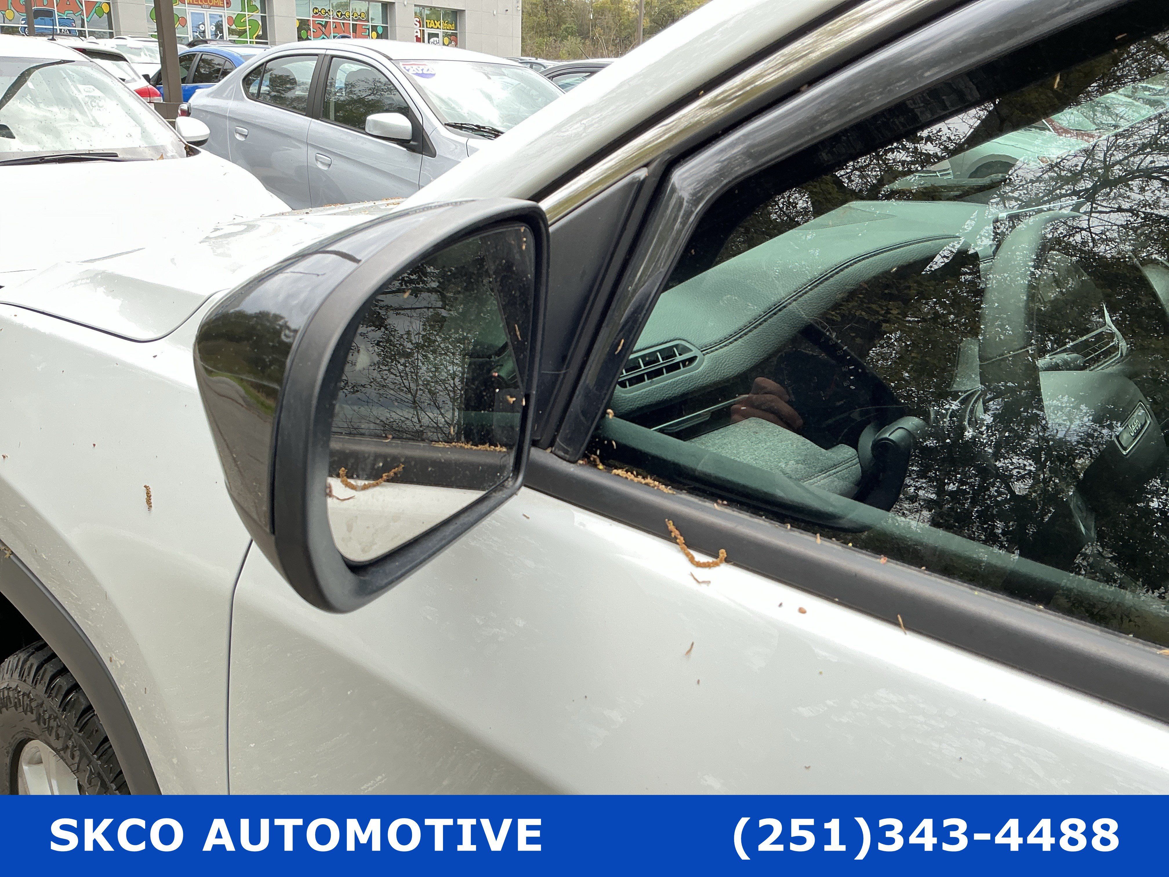 Used 2023 Jeep Compass Latitude w/ Sun and Sound Group AWD/4WD image 10