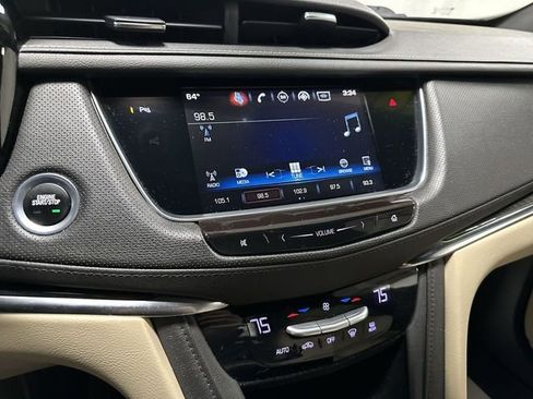 Used 2018 Cadillac XT5 Base image 11
