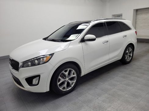 Used 2017 Kia Sorento SX image 2