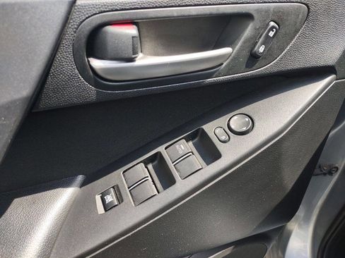 Used 2012 MAZDA MAZDA3 i Touring FWD image 9