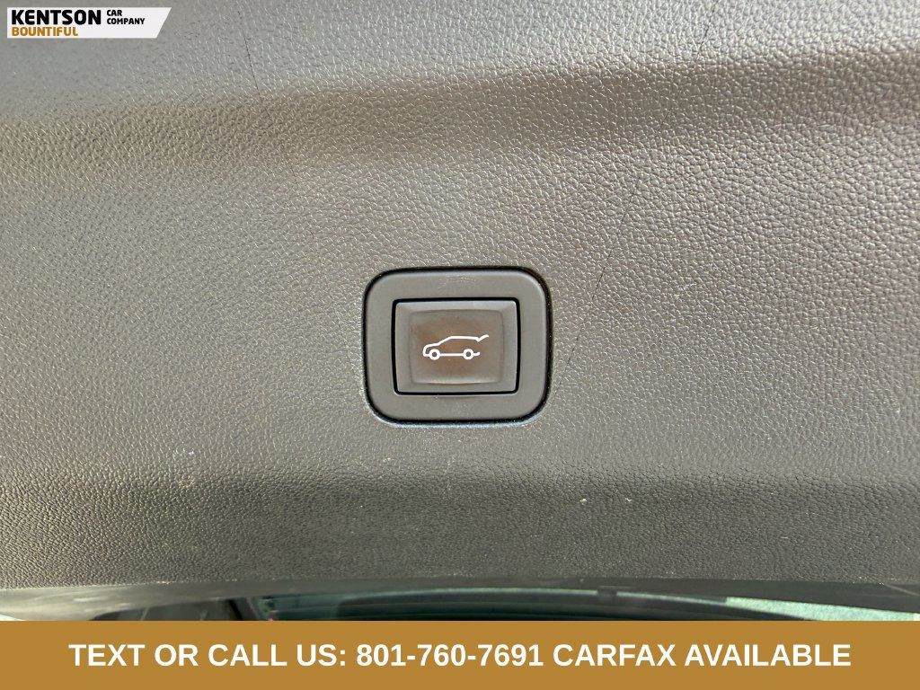 Used 2025 Chevrolet Suburban Z71 AWD/4WD image 33
