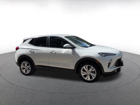 Used 2025 Buick Encore GX Preferred FWD image 2