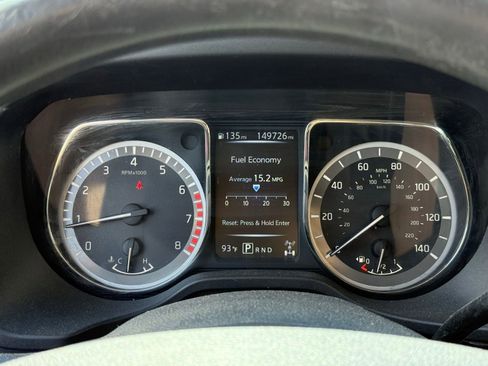 Used 2018 Nissan Titan 4x4 Crew Cab image 24