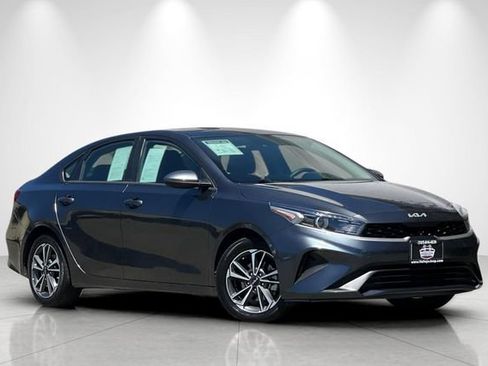 Used 2023 Kia Forte LXS FWD image 2