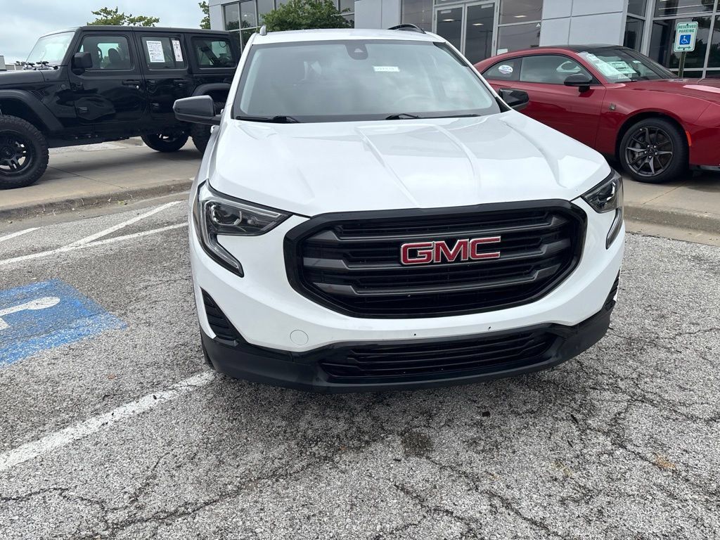 Used 2020 GMC Terrain SLE w/ Elevation Edition FWD image 9