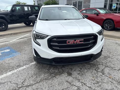 Used 2020 GMC Terrain SLE w/ Elevation Edition FWD image 9