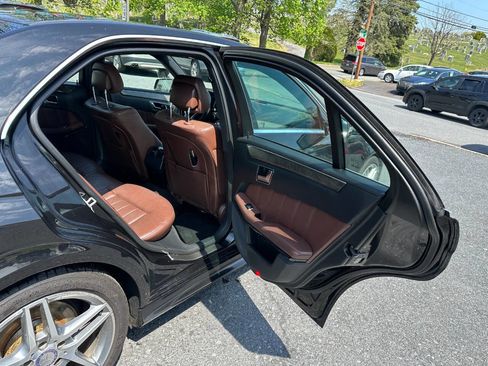 Used 2014 Mercedes-Benz E 550 4MATIC Sedan image 33