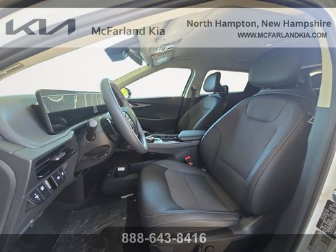 New 2025 Kia EV6 Light w/ Light LR Technology Package image 11