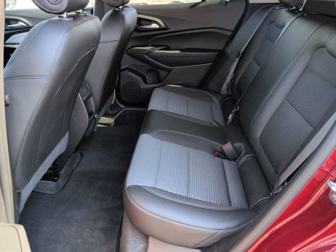 Certified 2025 Chevrolet Trax LT image 19