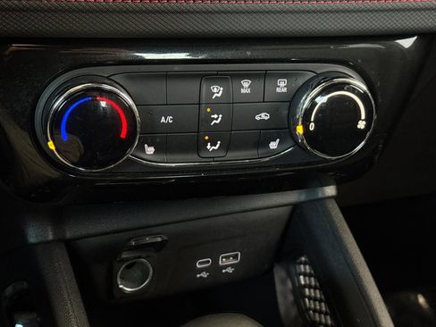 Used 2024 Chevrolet TrailBlazer RS image 18