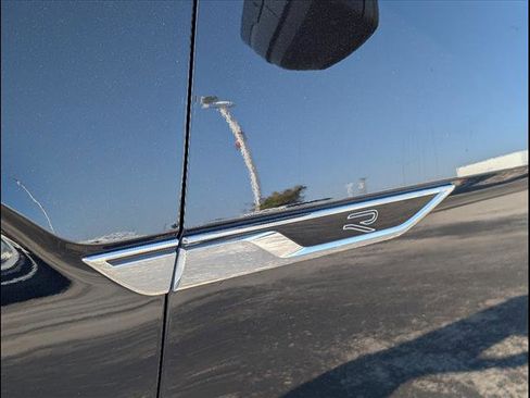 Used 2022 Volkswagen Atlas SEL R-Line image 22